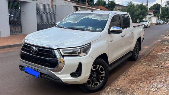 TOYOTA HILUX 2.8 D-4D TURBO DIESEL CD SRX 4X4 AUTOMÁTICO