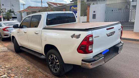TOYOTA-HILUX-2024