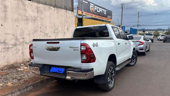 TOYOTA-HILUX-2024