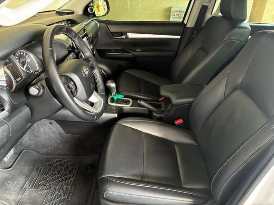 TOYOTA-HILUX-2.8 D-4D TURBO DIESEL CD SRX 4X4 AUTOMÁTICO TOYOTA-HILUX-2022