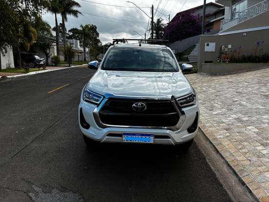 TOYOTA-HILUX-2022