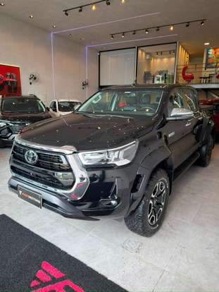TOYOTA-HILUX-2024