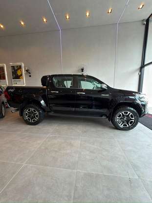 TOYOTA-HILUX-2024