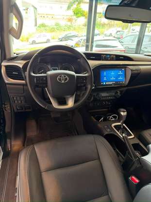 TOYOTA-HILUX-2024