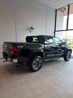 TOYOTA-HILUX-2024