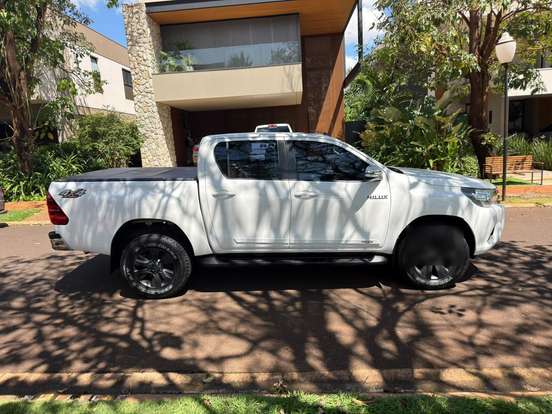 TOYOTA-HILUX-2.8 SRV 4X4 CD 16V DIESEL 4P AUTOMÁTICO TOYOTA-HILUX-2016