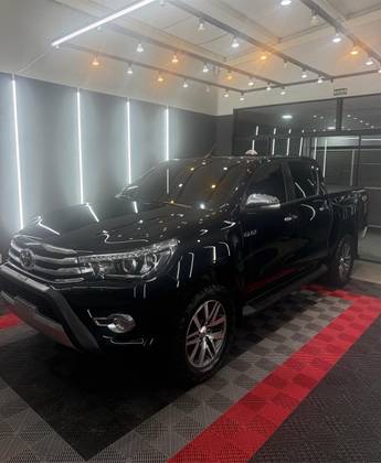 TOYOTA HILUX 2.8 SRX 4X4 CD 16V DIESEL 4P AUTOMÁTICO