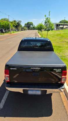 TOYOTA-HILUX-2015