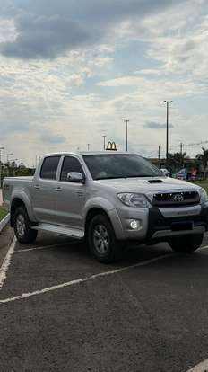TOYOTA-HILUX-2011