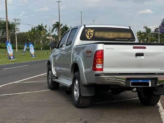 TOYOTA-HILUX-3.0 SRV 4X4 CD 16V TURBO INTERCOOLER DIESEL 4P AUTOMÁTICO TOYOTA-HILUX-2011