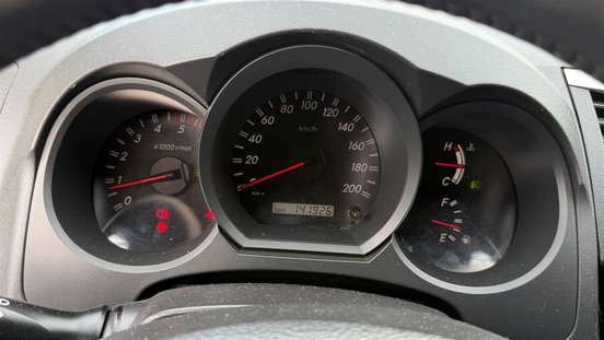 TOYOTA-HILUX-2011