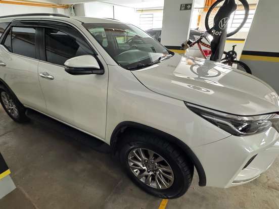 TOYOTA-HILUX SW4-2.8 D-4D TURBO DIESEL SRX 4X4 AUTOMÁTICO TOYOTA-HILUX SW4-2021