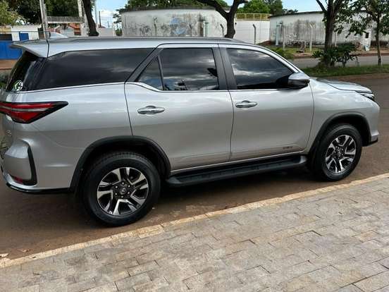 TOYOTA-HILUX SW4-2.8 D-4D TURBO DIESEL SRX PLATINUM 7L 4X4 AUTOMÁTICO TOYOTA-HILUX SW4-2024