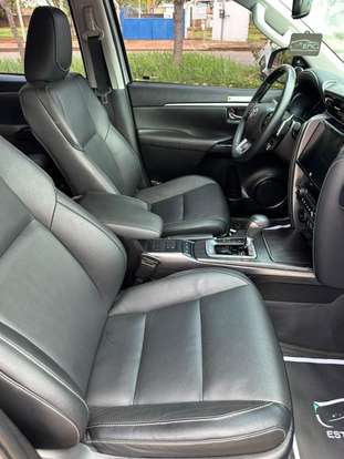TOYOTA-HILUX SW4-2024