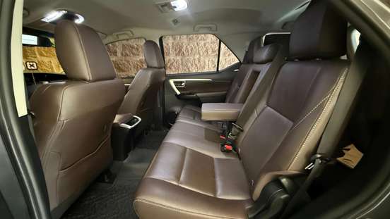 TOYOTA-HILUX SW4-2020