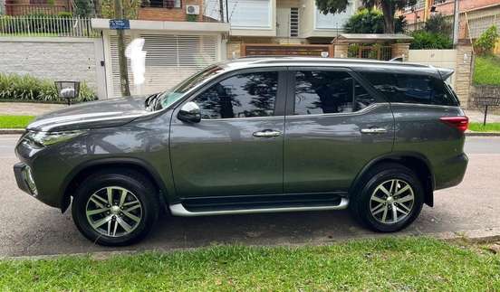TOYOTA-HILUX SW4-2020