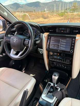 TOYOTA-HILUX SW4-2020