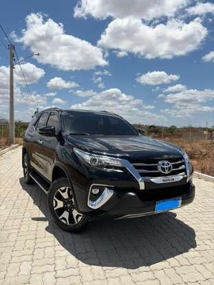 TOYOTA-HILUX SW4-2020