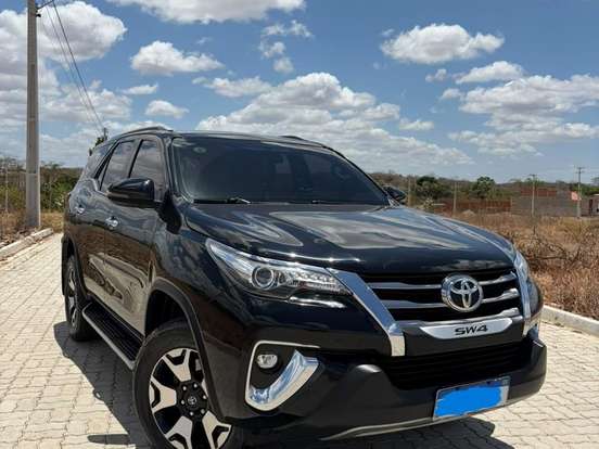 TOYOTA-HILUX SW4-2.8 SRX DIAMOND 4X4 7 LUGARES 16V TURBO INTERCOOLER DIESEL 4P AUTOMÁTICO TOYOTA-HILUX SW4-2020