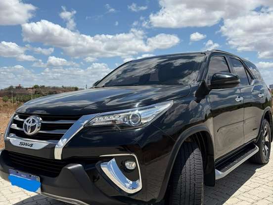 TOYOTA-HILUX SW4-2.8 SRX DIAMOND 4X4 7 LUGARES 16V TURBO INTERCOOLER DIESEL 4P AUTOMÁTICO TOYOTA-HILUX SW4-2020