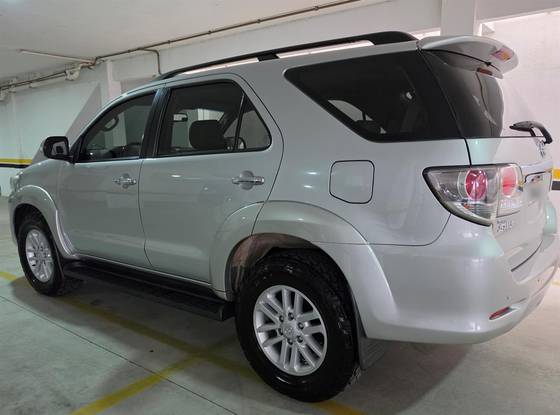 TOYOTA HILUX SW4 3.0 SRV 4X4 7 LUGARES 16V TURBO INTERCOOLER DIESEL 4P AUTOMÁTICO
