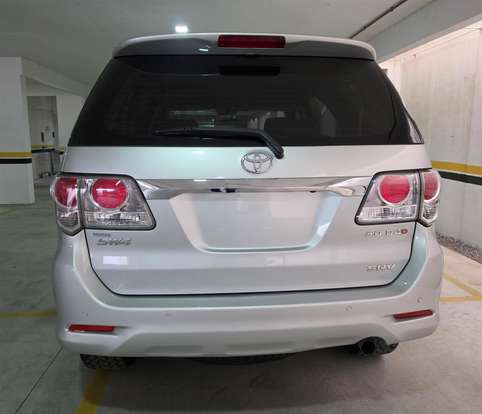 TOYOTA-HILUX SW4-2013