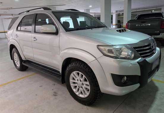TOYOTA-HILUX SW4-2013