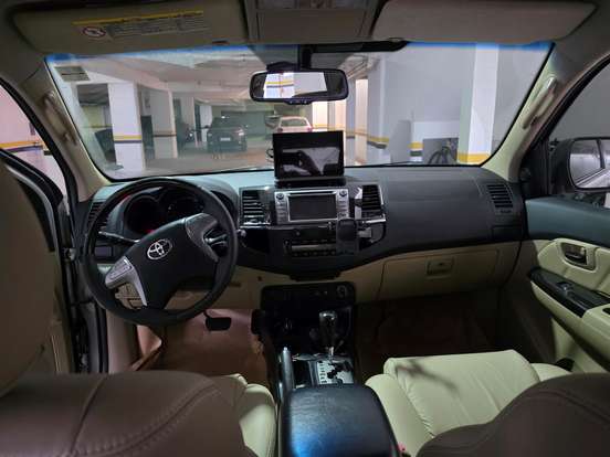 TOYOTA-HILUX SW4-2013