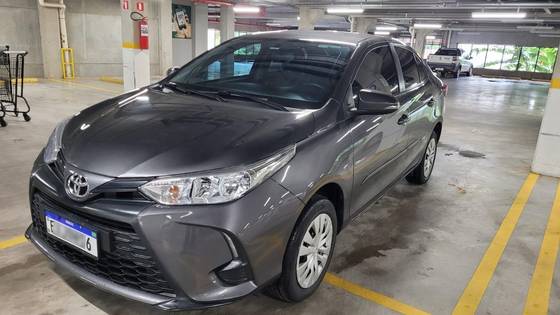 TOYOTA YARIS 1.5 16V FLEX SEDAN XL LIVE MULTIDRIVE