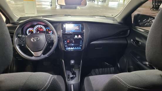 TOYOTA-YARIS-2022