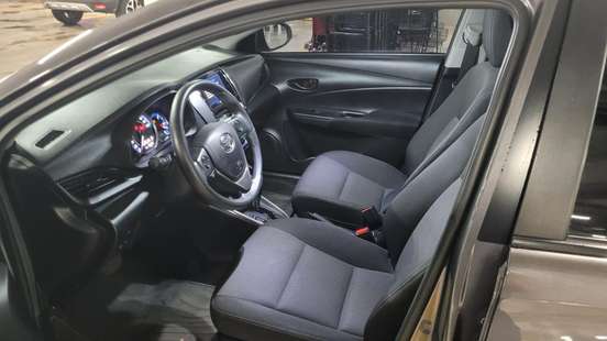 TOYOTA-YARIS-2022