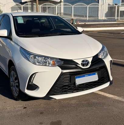 TOYOTA-YARIS-2023