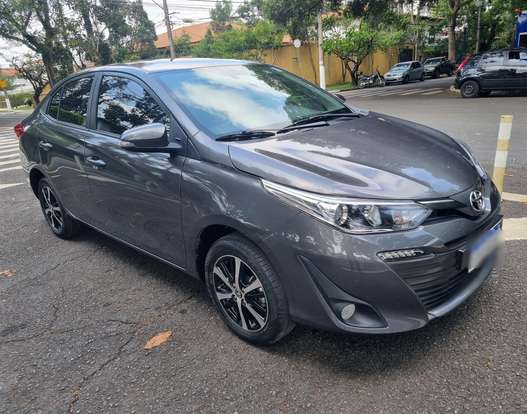 TOYOTA-YARIS-2021