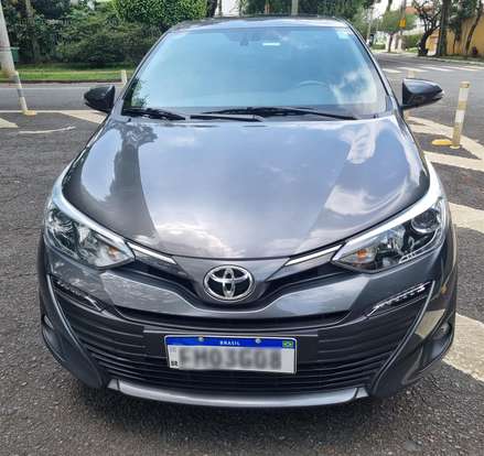 TOYOTA-YARIS-2021