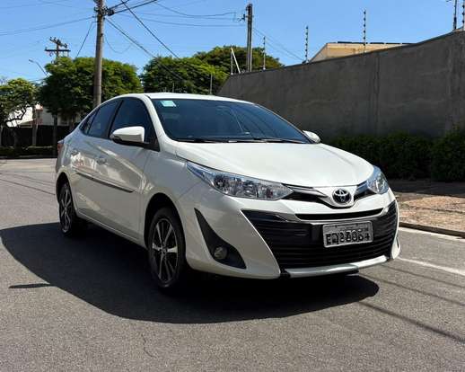 TOYOTA-YARIS-2019