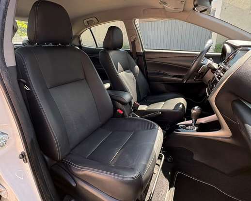TOYOTA-YARIS-2019