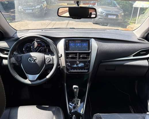 TOYOTA-YARIS-2019