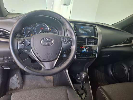 TOYOTA-YARIS-2022