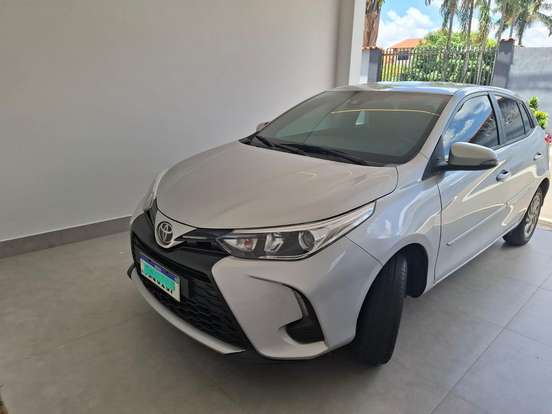 TOYOTA-YARIS-2022