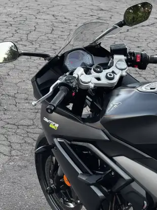 TRIUMPH-DAYTONA 660-2024