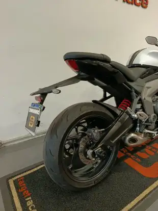 TRIUMPH-DAYTONA 660-2025