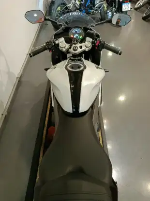 TRIUMPH-DAYTONA 660-2025