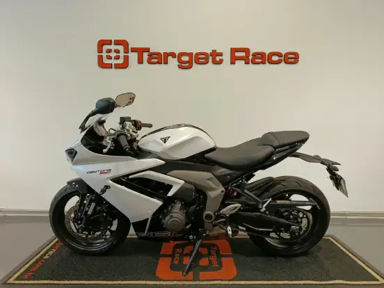 TRIUMPH-DAYTONA 660-2025