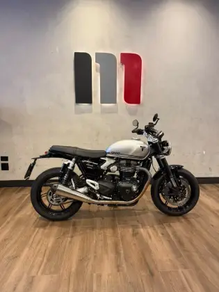TRIUMPH SPEED TWIN 
