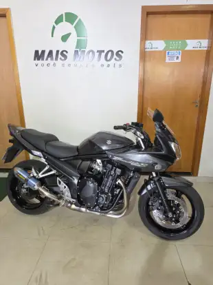 TRIUMPH-STREET TRIPLE 765 RS-2019