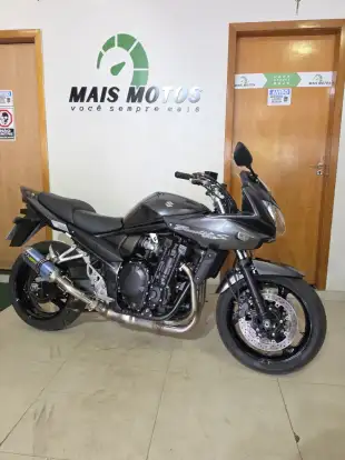 TRIUMPH-STREET TRIPLE 765 RS-2019