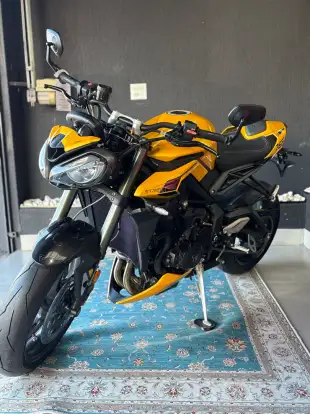 TRIUMPH-STREET TRIPLE RS ABS TRIUMPH-STREET TRIPLE RS ABS-2025