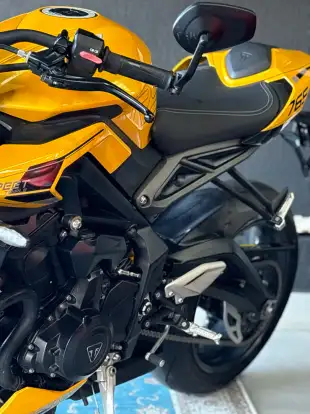 TRIUMPH-STREET TRIPLE RS ABS TRIUMPH-STREET TRIPLE RS ABS-2025