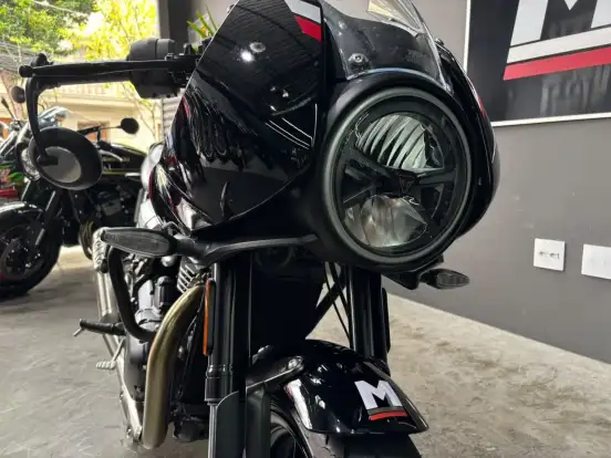 TRIUMPH-THRUXTON 400-2026