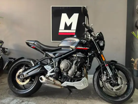 TRIUMPH TRIDENT 660 